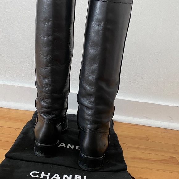 CHANEL Riding Interlocking CC Logo Riding Boots Size: 8 | IT 38 - Picture 2 of 12